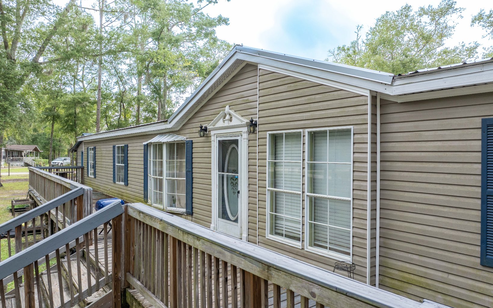 605 NE Governor Ave.