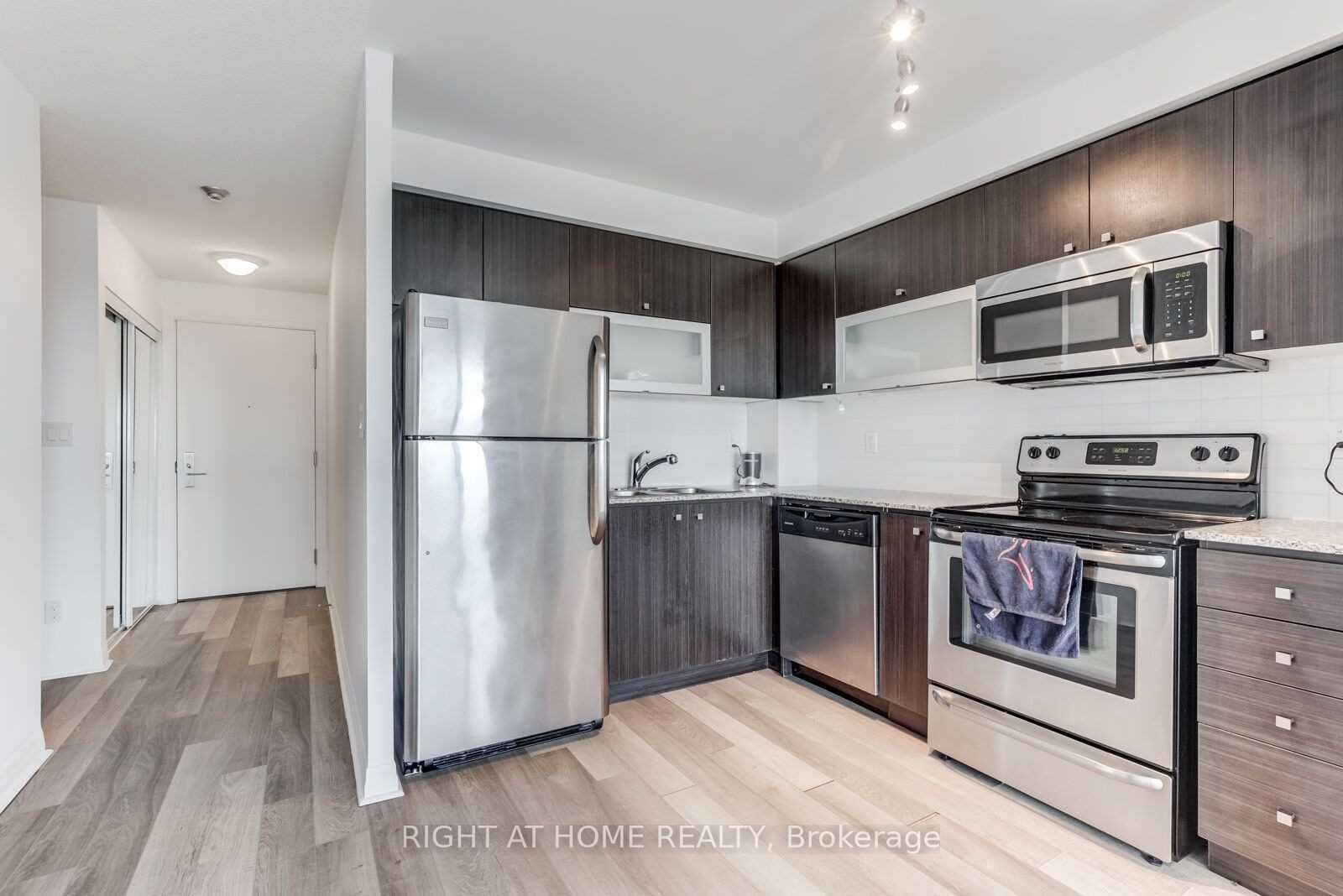 2015 E Sheppard Ave 3501