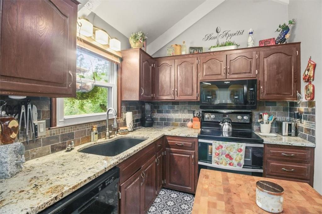 5521 NW Seminole Drive