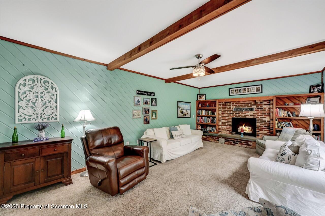 1001 Woodland Way