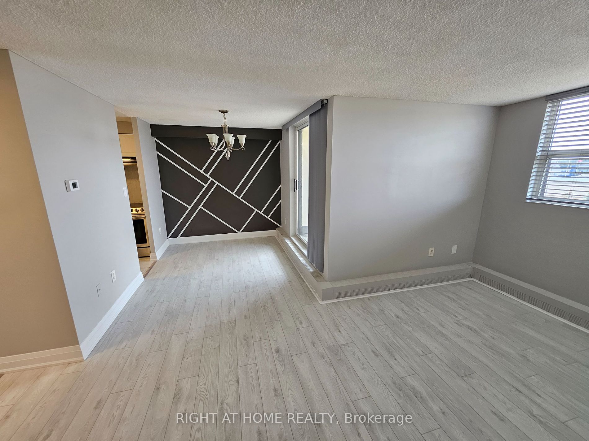 2900 Battleford Rd 403