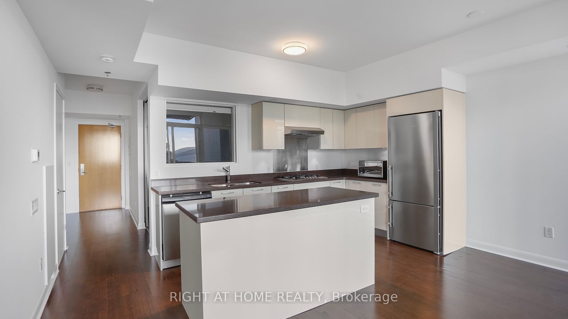 375 W King St 2103