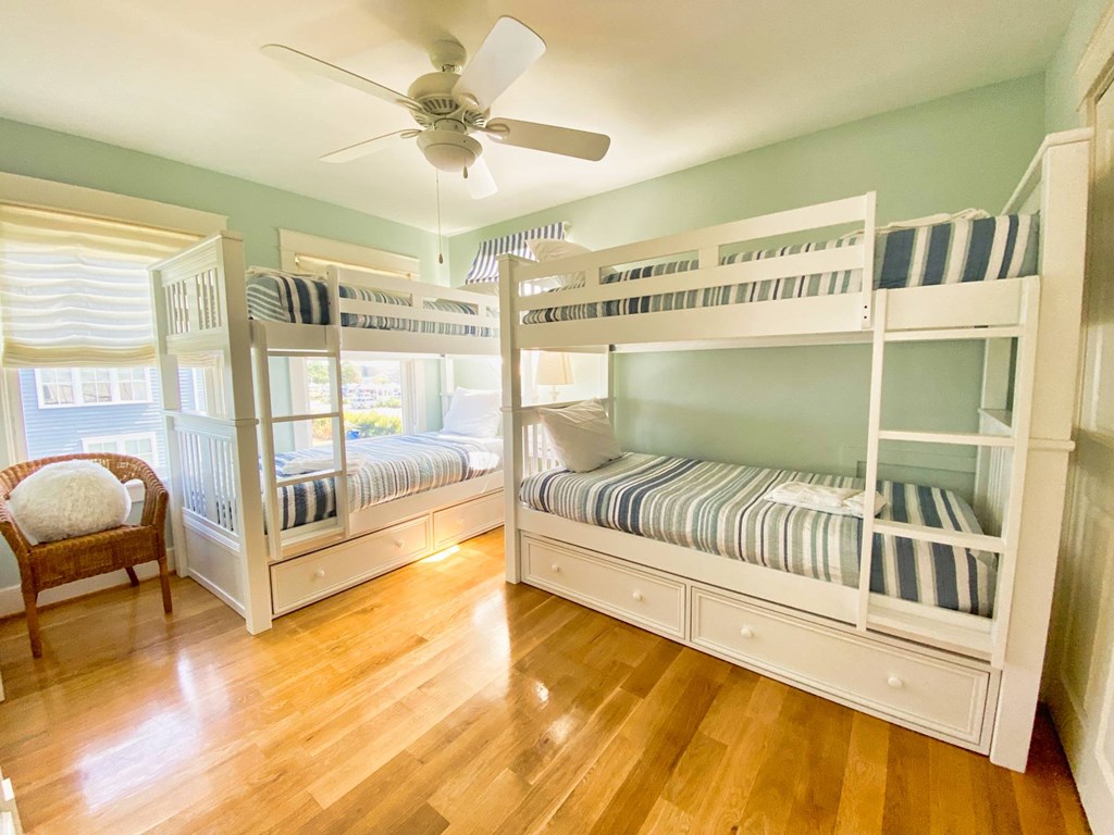 168 Sunset Blvd 65