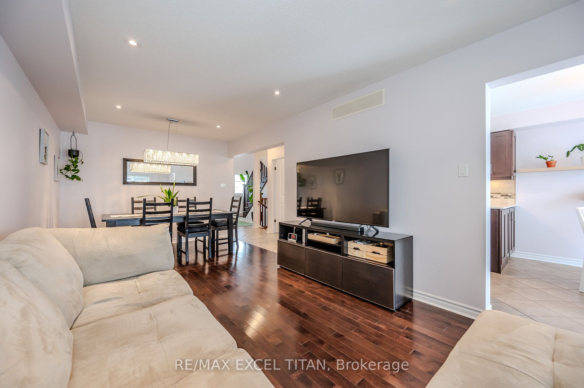 561 Isaiah Cres