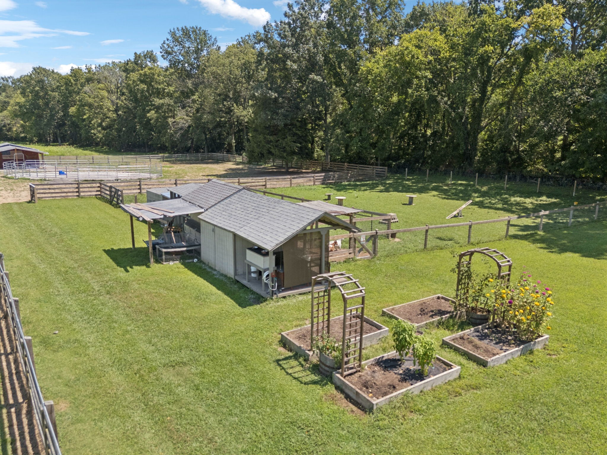 5325 Se Tater Peeler Rd