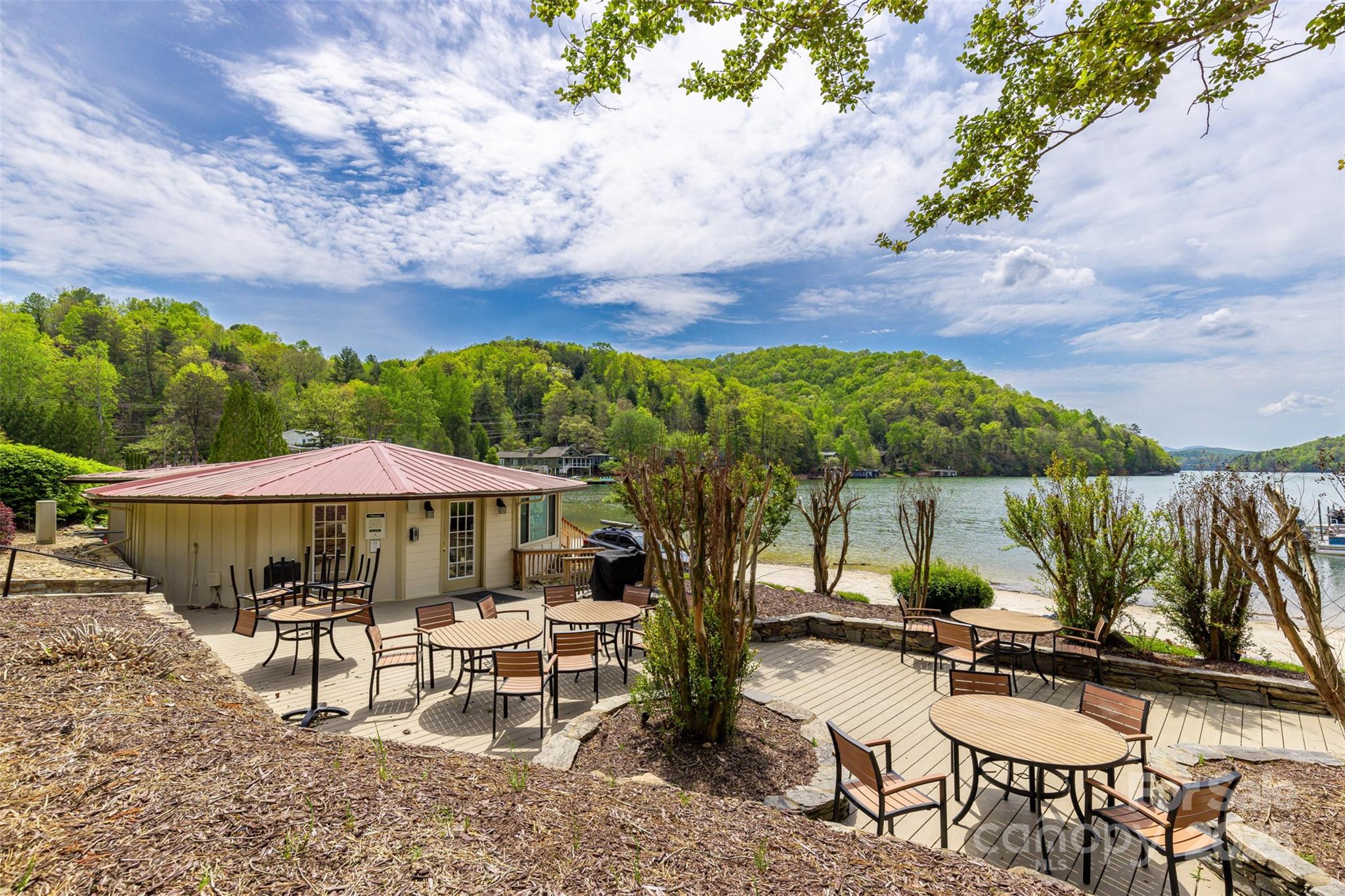 182 W Lake Drive S 1401