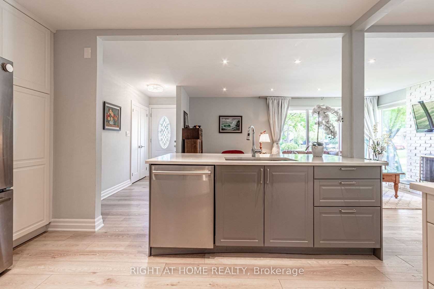 1337 Elgin Cres