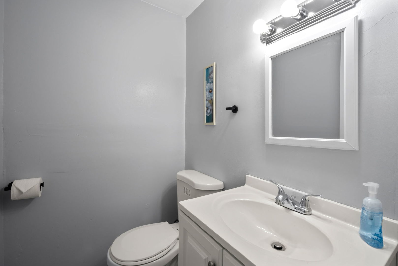 2102 W 73rd Street