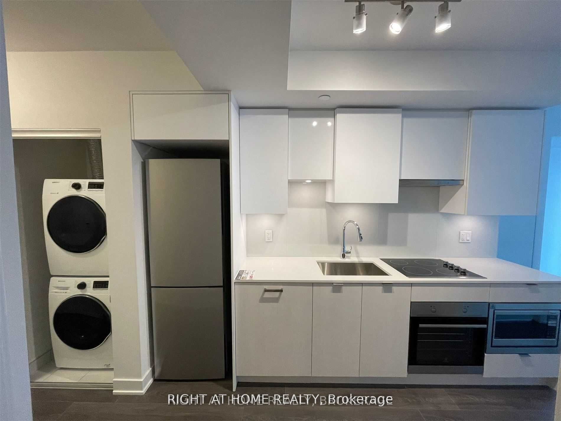 99 Broadway Ave 2408