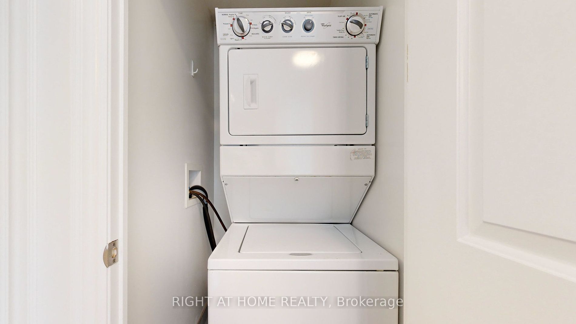 10 Bloorview Pl 1706