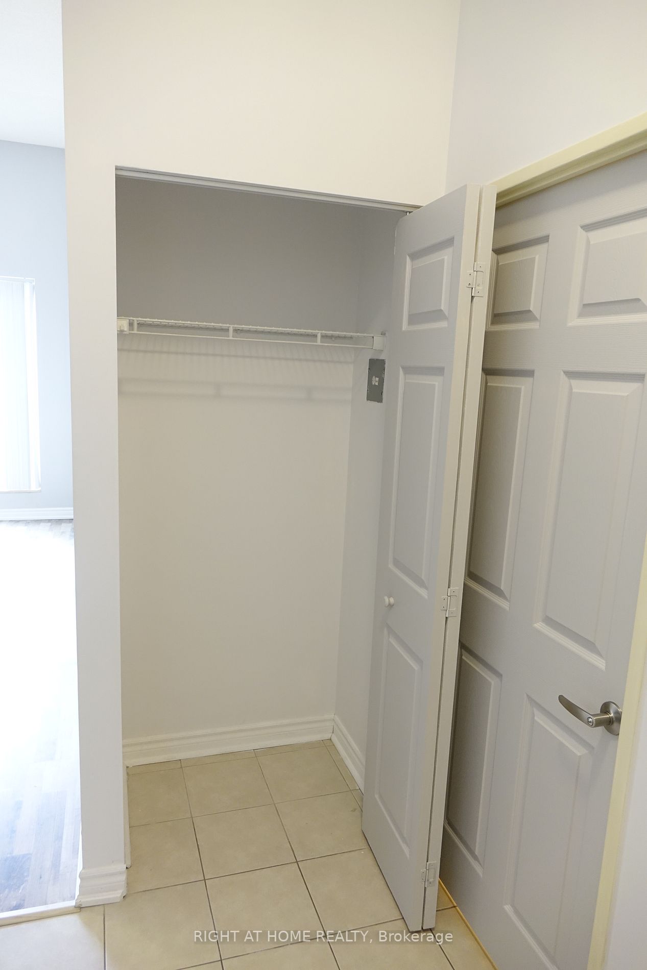 11 Christie St St 101