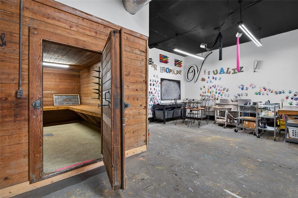 205 & 207 E Houston Street