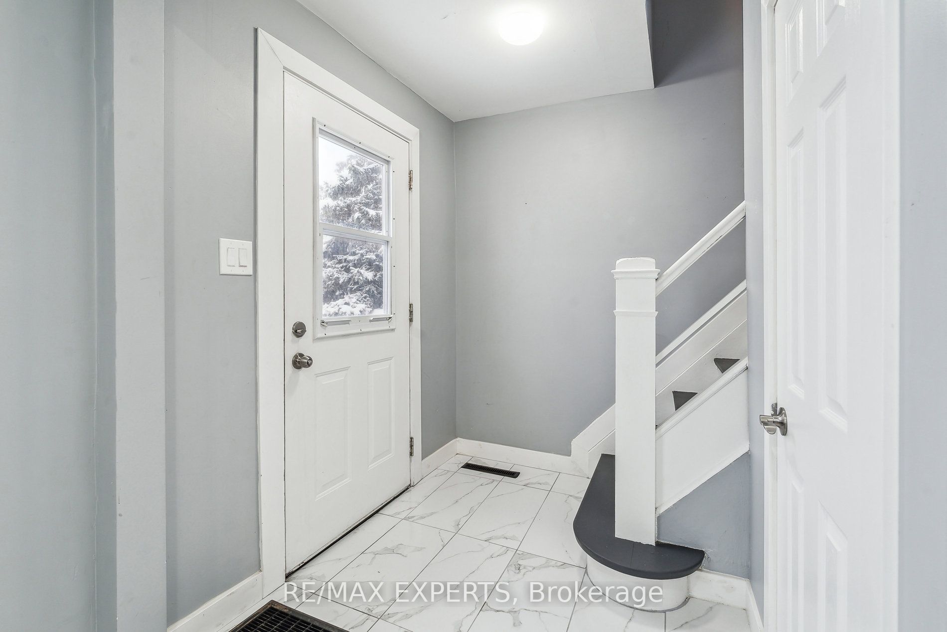 282 Gill St
