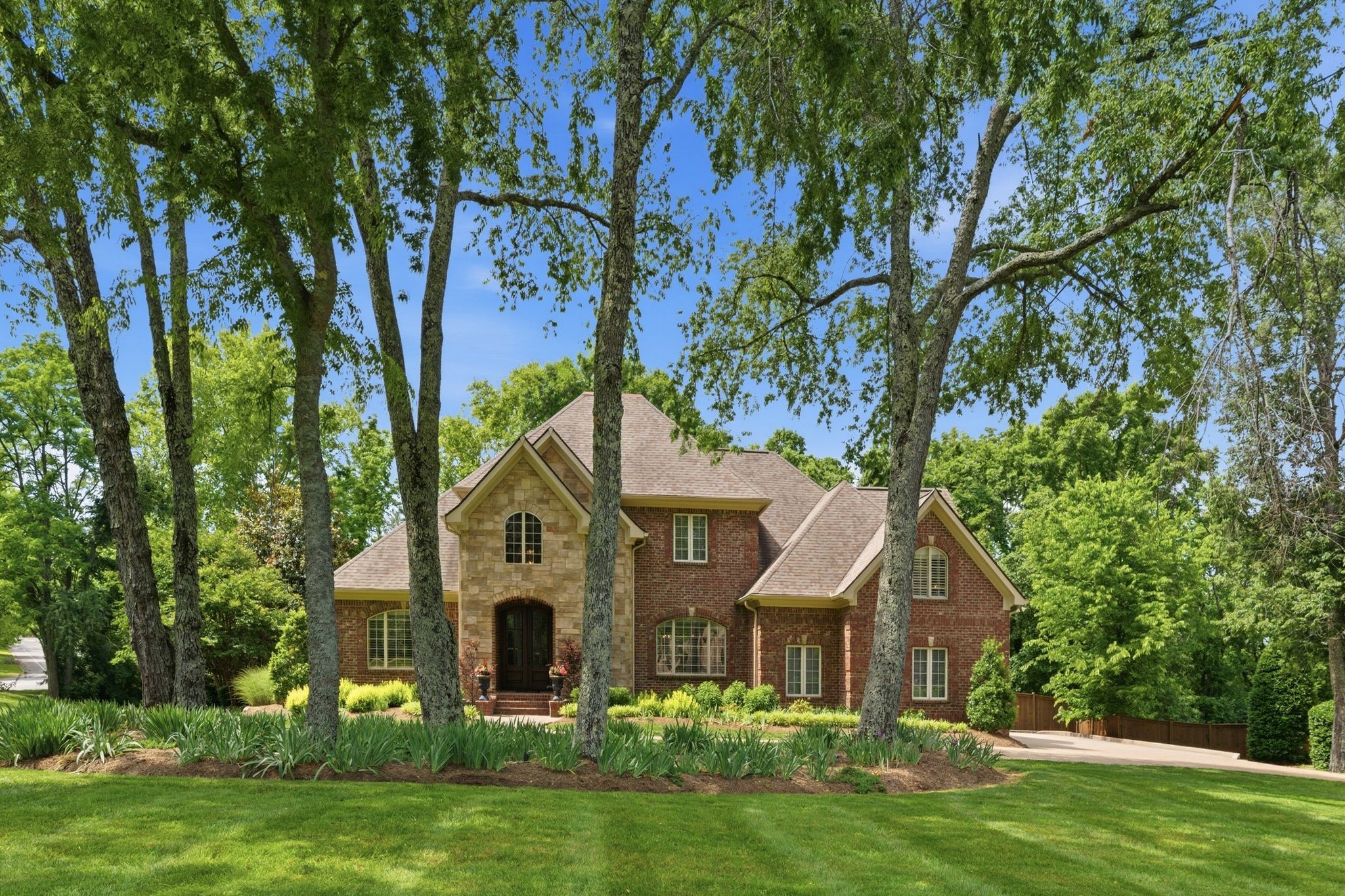 9421 Whittingham Dr — sold