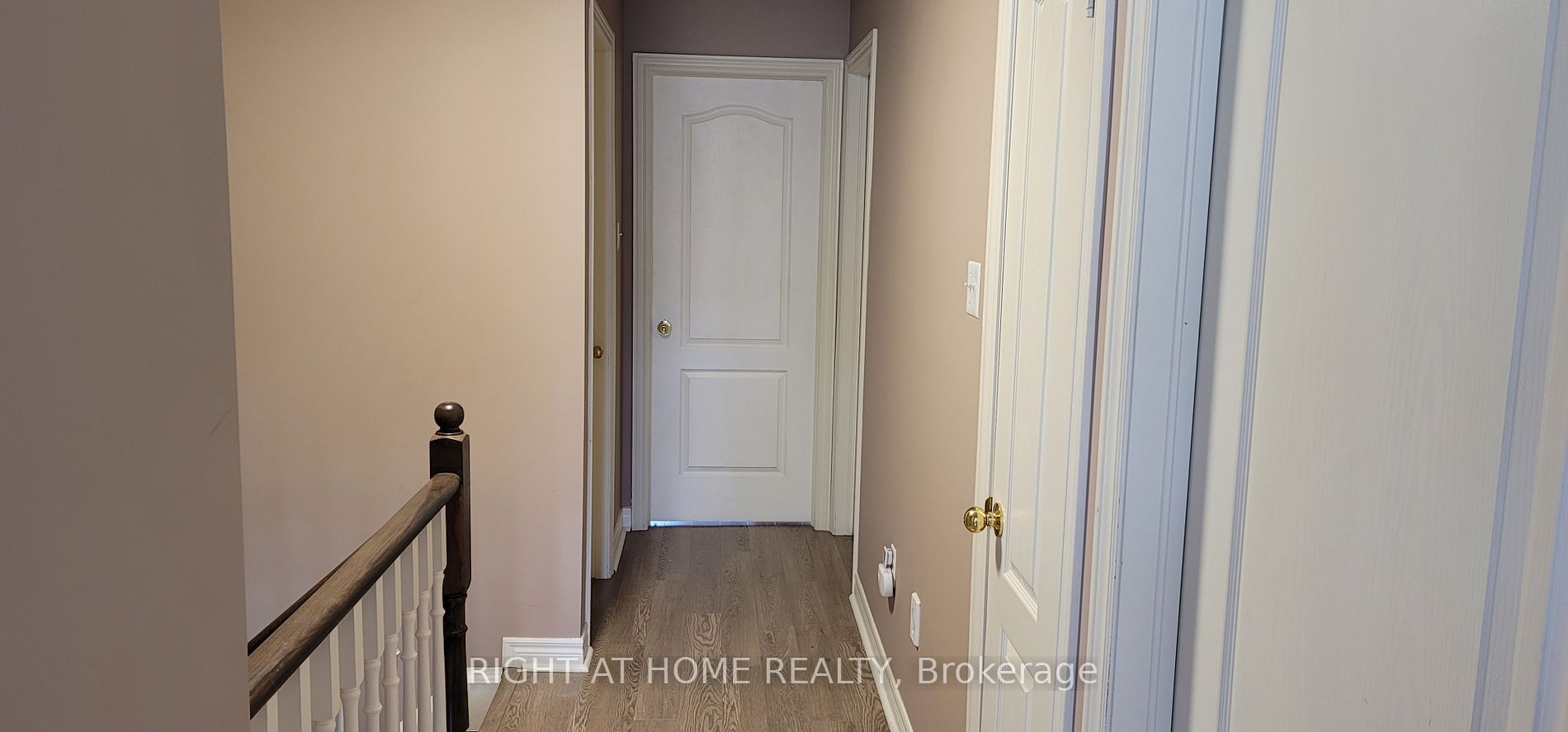 5570 Waterwind Cres