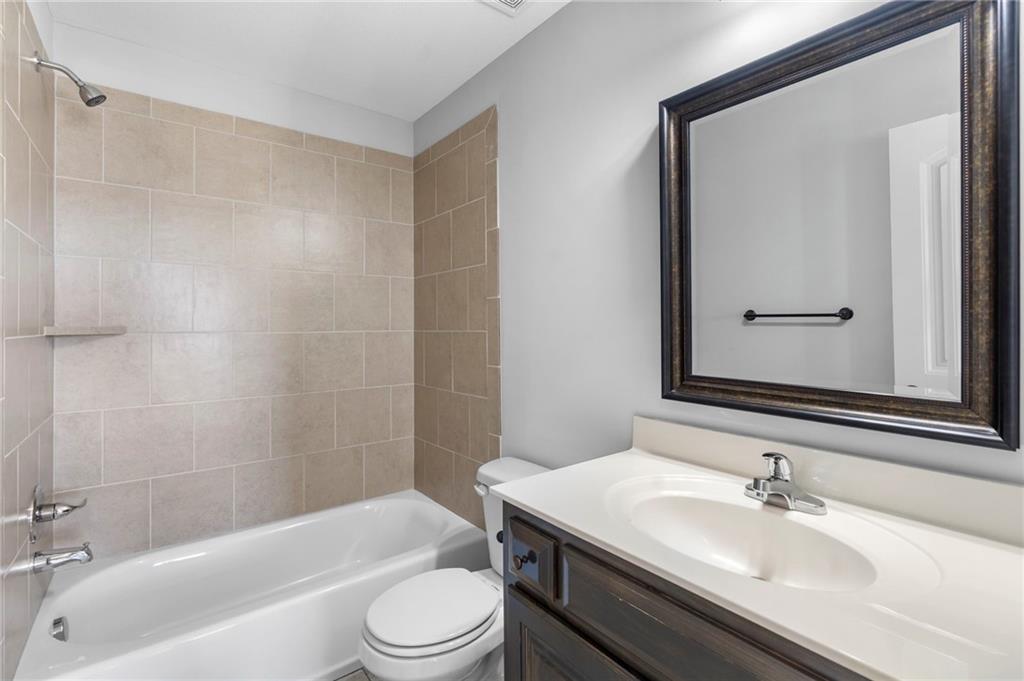 6720 N Cypress Avenue