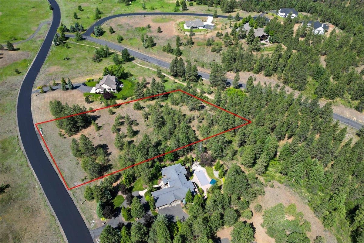 1305 E Wildflower Ln