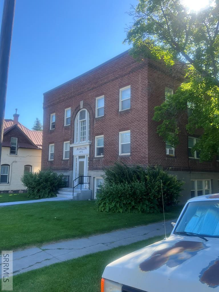 525 Walnut Street27 