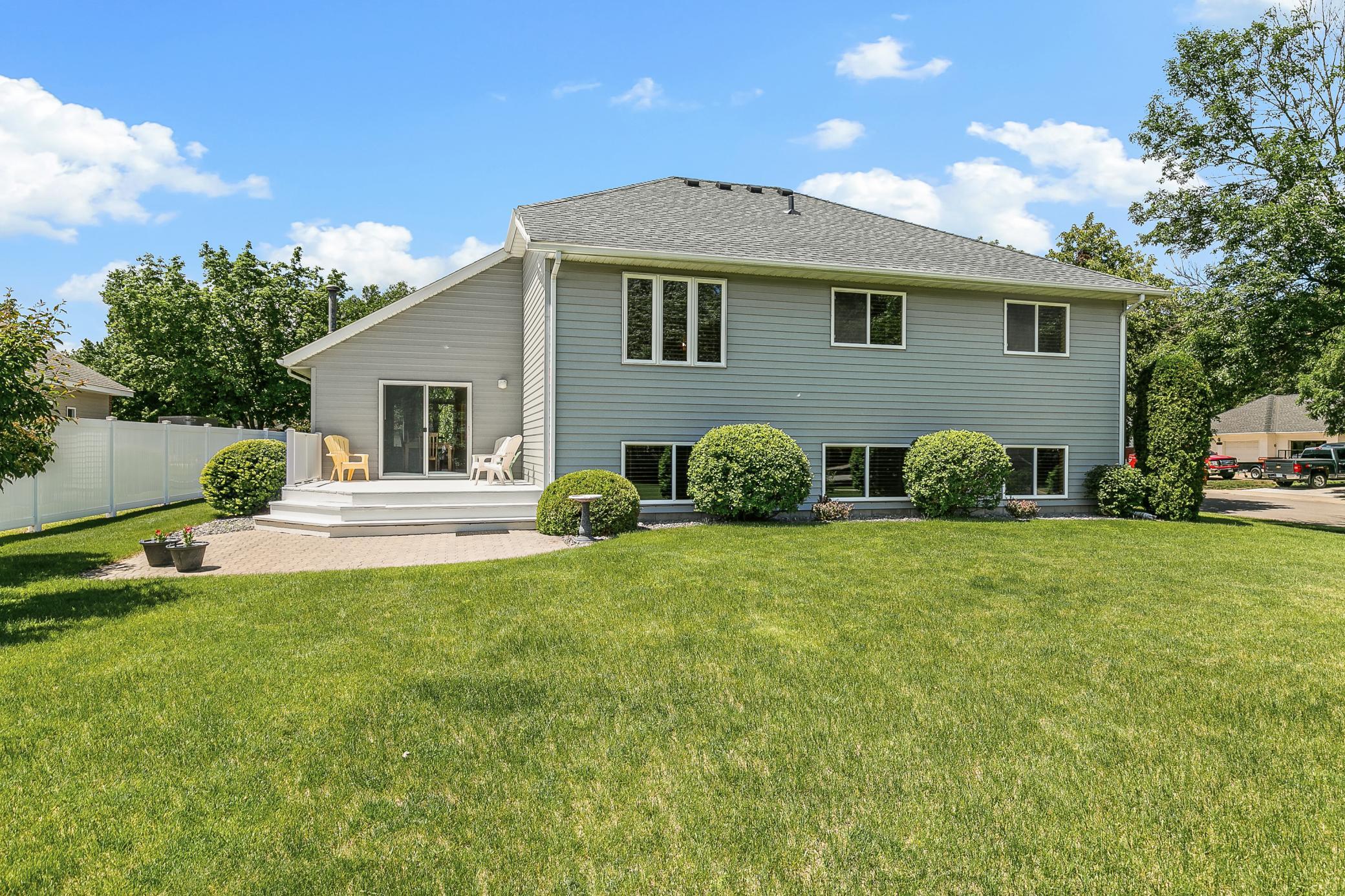 2206 Viking Drive