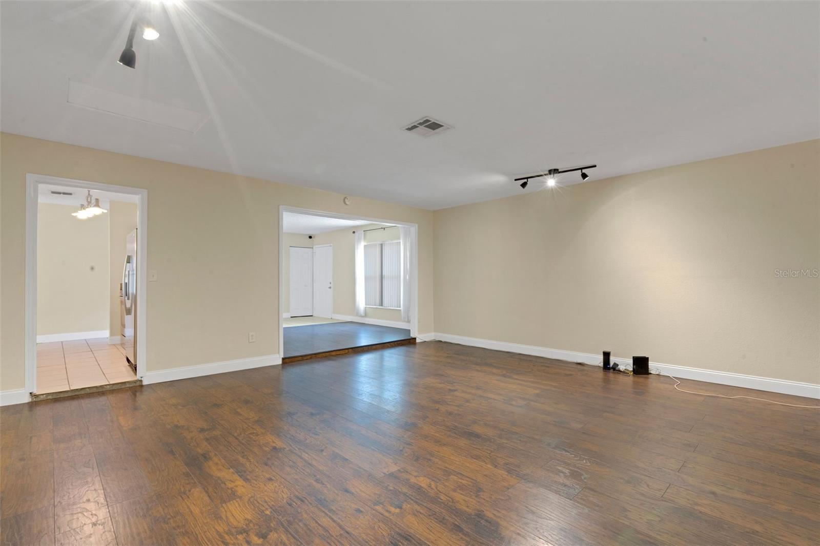 1606 Crystalview Trail