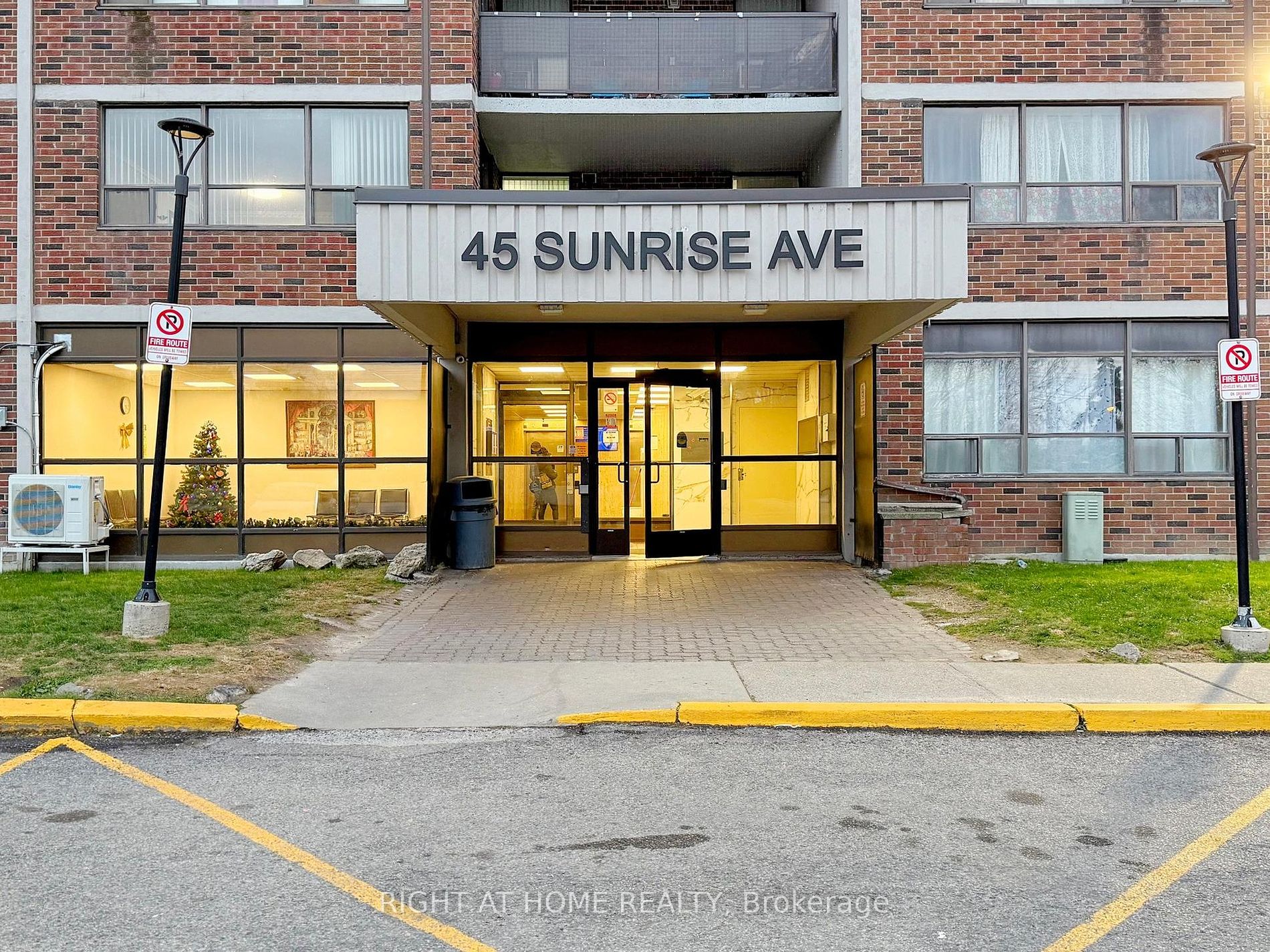 45 Sunrise Ave 214