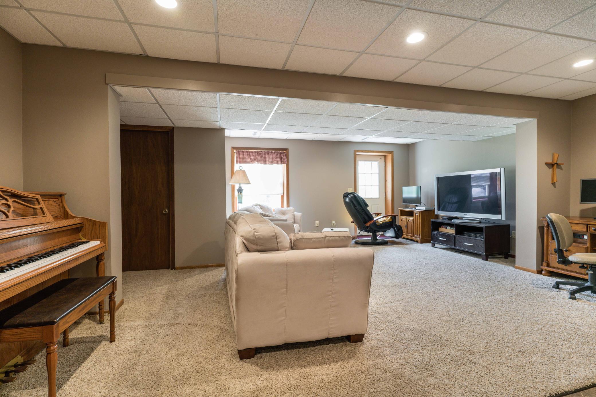 18739 County Highway 33