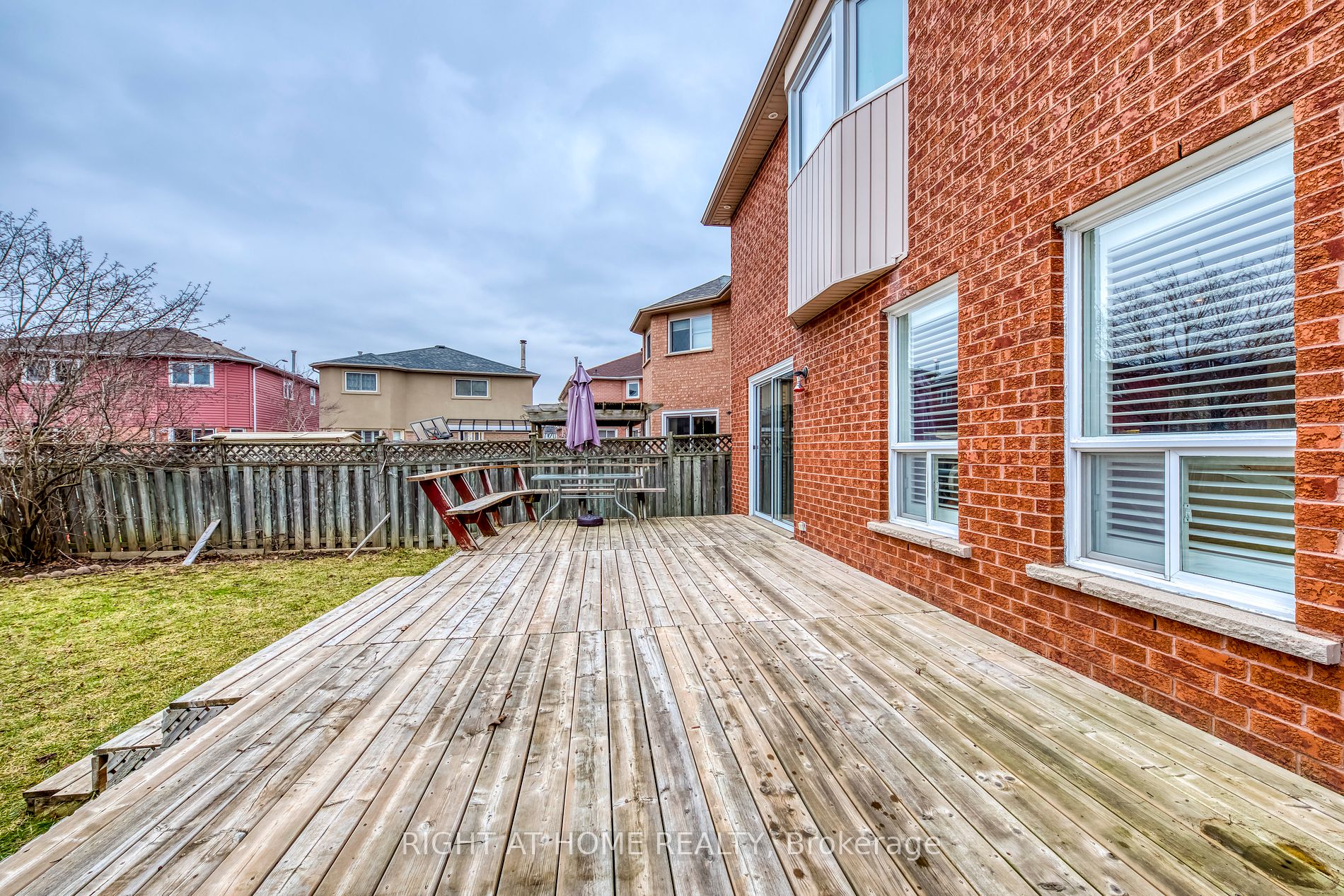 5832 Prairie Circ
