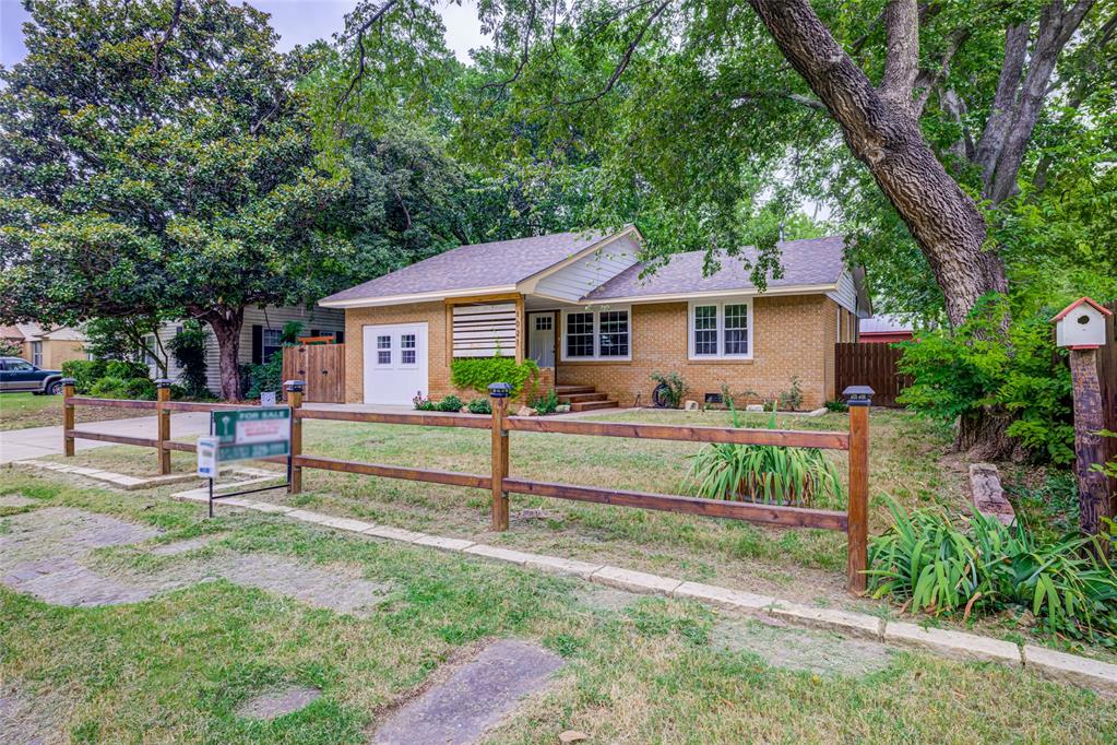 Campus area beauty! Complete renovation, hardwood floors, doors, windows, bathrooms and full-length covered deck. Kitchen with complete make over all new stainless-steel appliances, refrigerator, stove, vent hood, sink, dishwasher and new cabinets and countertops.
Short walk to Lions Park!
