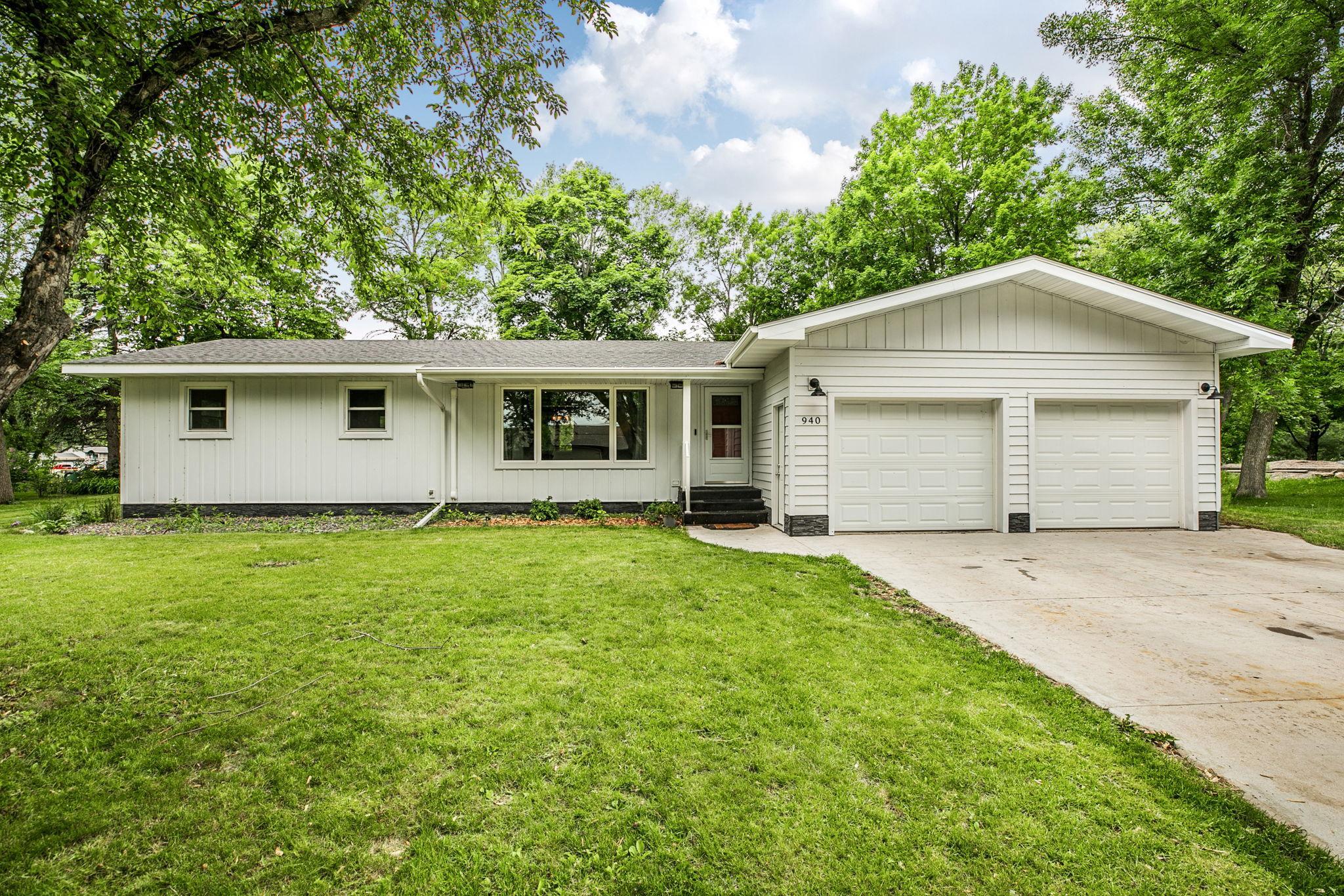 940 Hamlet Drive N