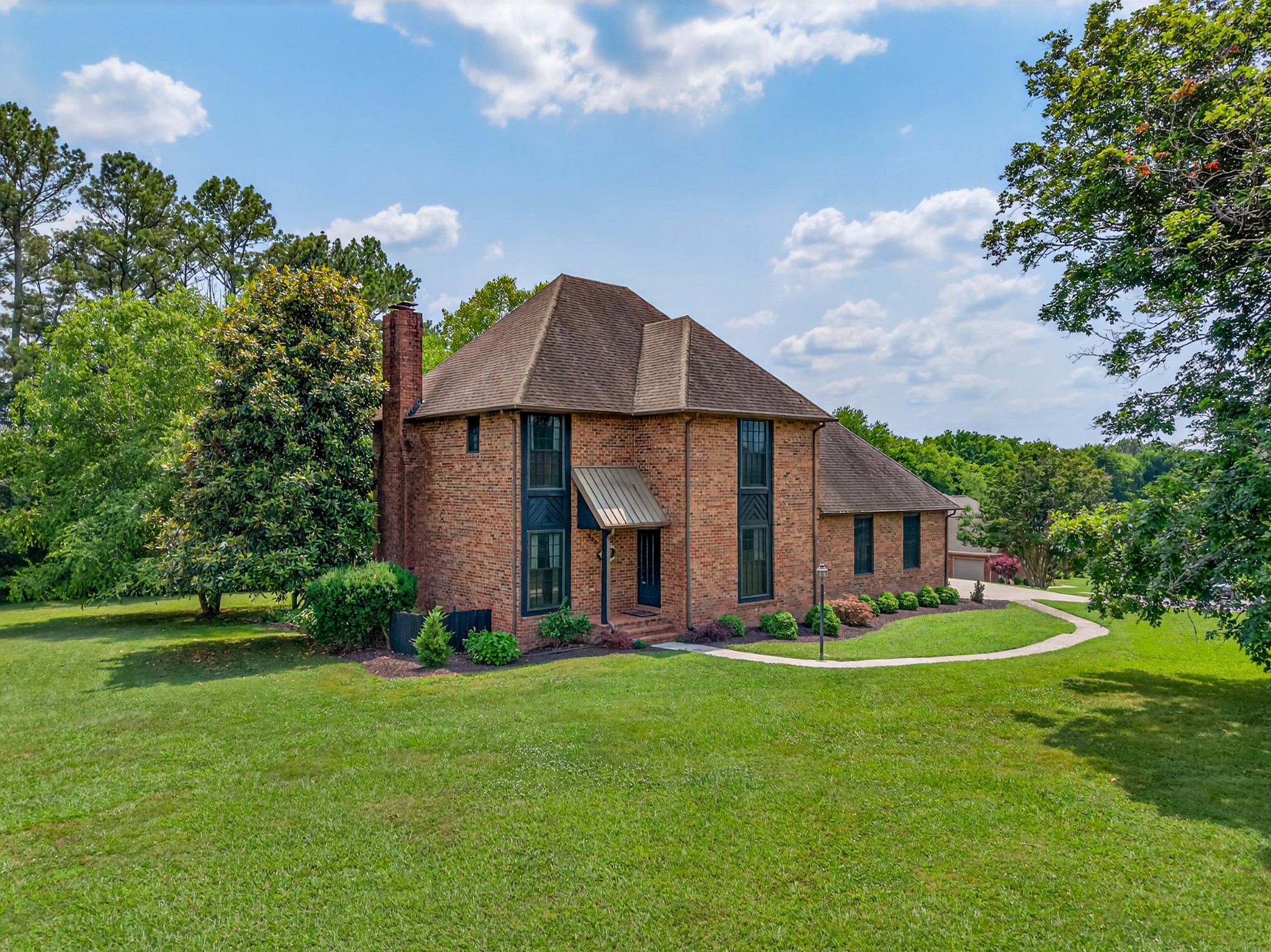 806 Manor Dr — sold June 1, 2026