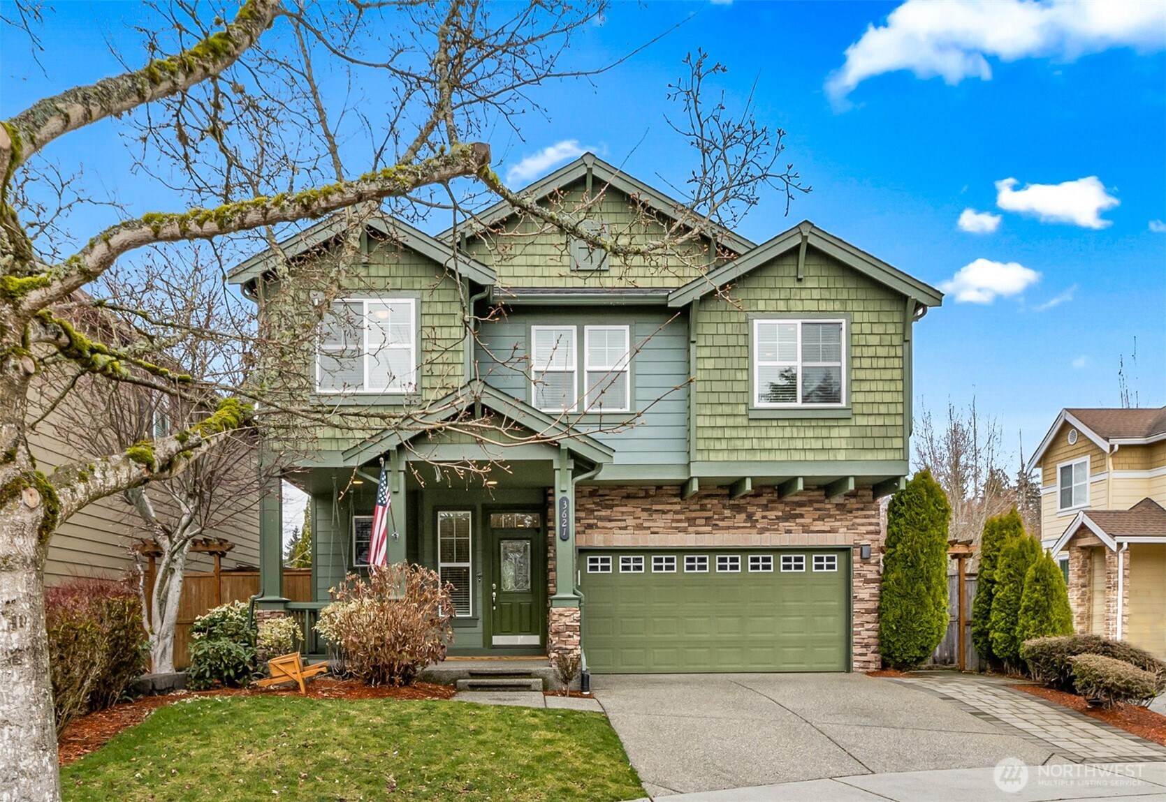 Conveniently located home in Rockport, a highly desirable Bothell/Mill Creek location. One owner Dr Horton resale. Excellent floor plan & home is located on a cul-de-sac. Covered entry is welcoming. Great-room living is open & inviting with a dining room, family room w/cozy gas fireplace & kitchen that features a center island, gas range, lots of storage & lovely, refinished hardwood floors. Primary suite w/elegant tray ceiling, ceiling fan, large walk-in closet & 5-piece bath w/tile flooring. 3 additional bedrooms, guest bath, huge bonus rm w/double door entry & convenient upper-level laundry. Easy-care fenced yard, patio & pavers & a retractable awning. New AC & additional backyard hardscape in 2024. Fresh interior paint 2025. Top-rated schools & welcoming community. Neighborhood has walking paths, a park and a play court. Minutes to Mill Creek Town Center with restaurants & shopping. Easy Hwy access.