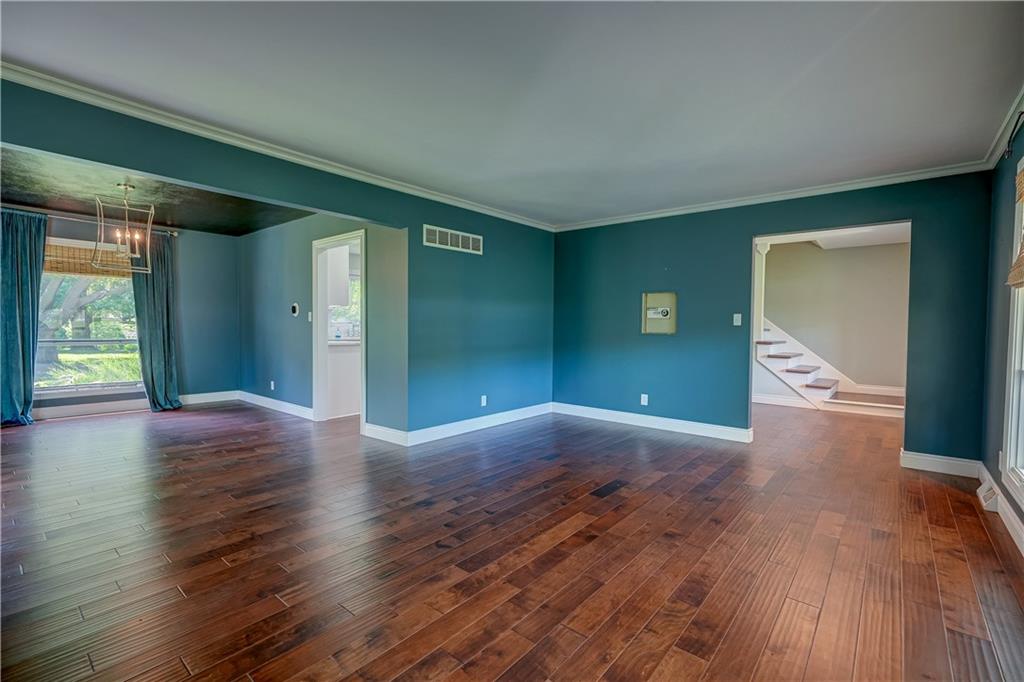 6830 NW Prairie View Road