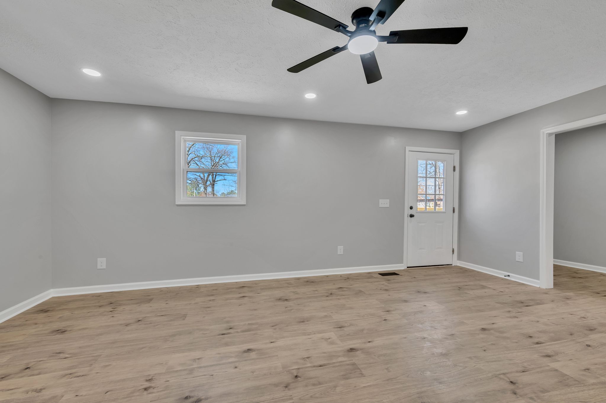 435 Carman Ave