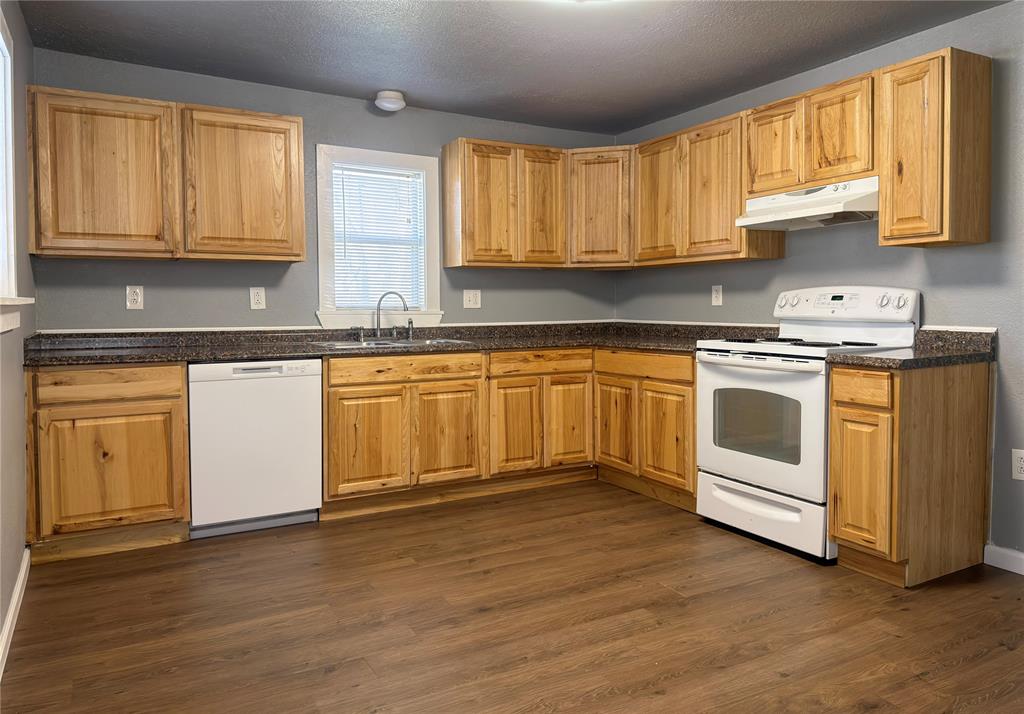 310 W Russell Street