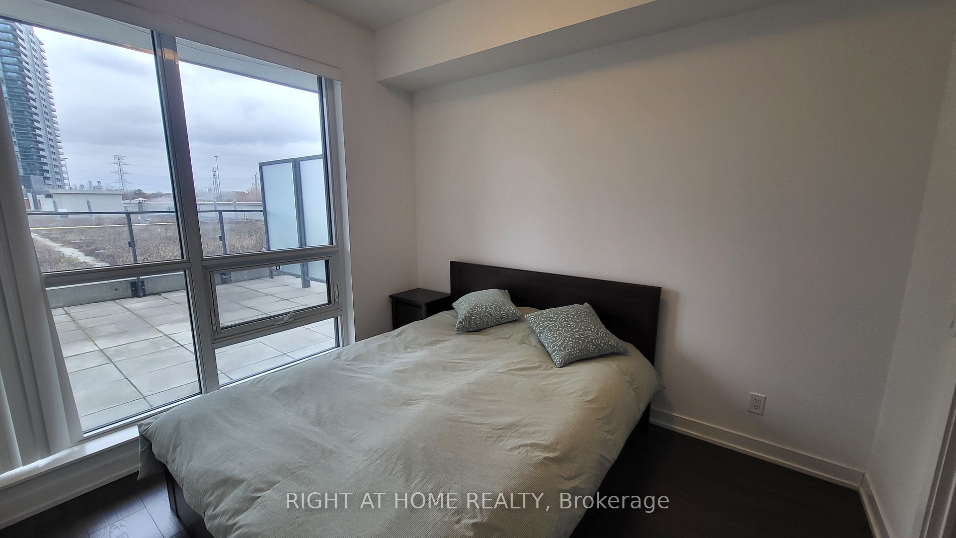 2200 W Lakeshore Blvd 612