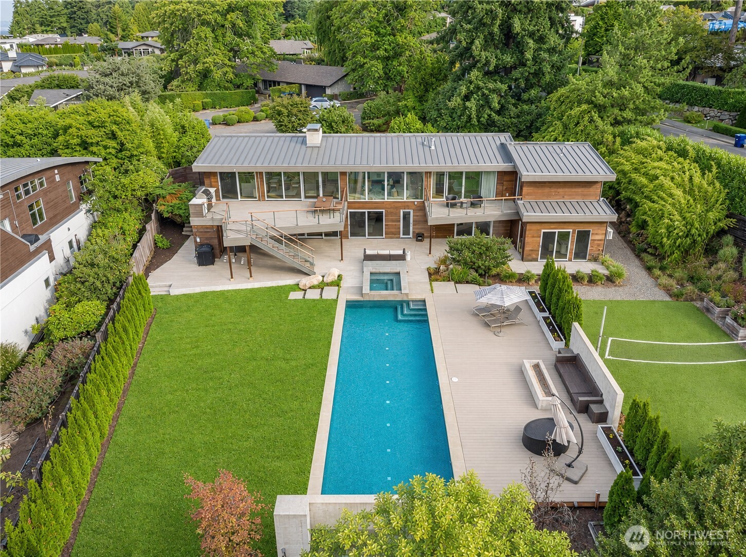 Clyde Hill - 9135 NE 19th St