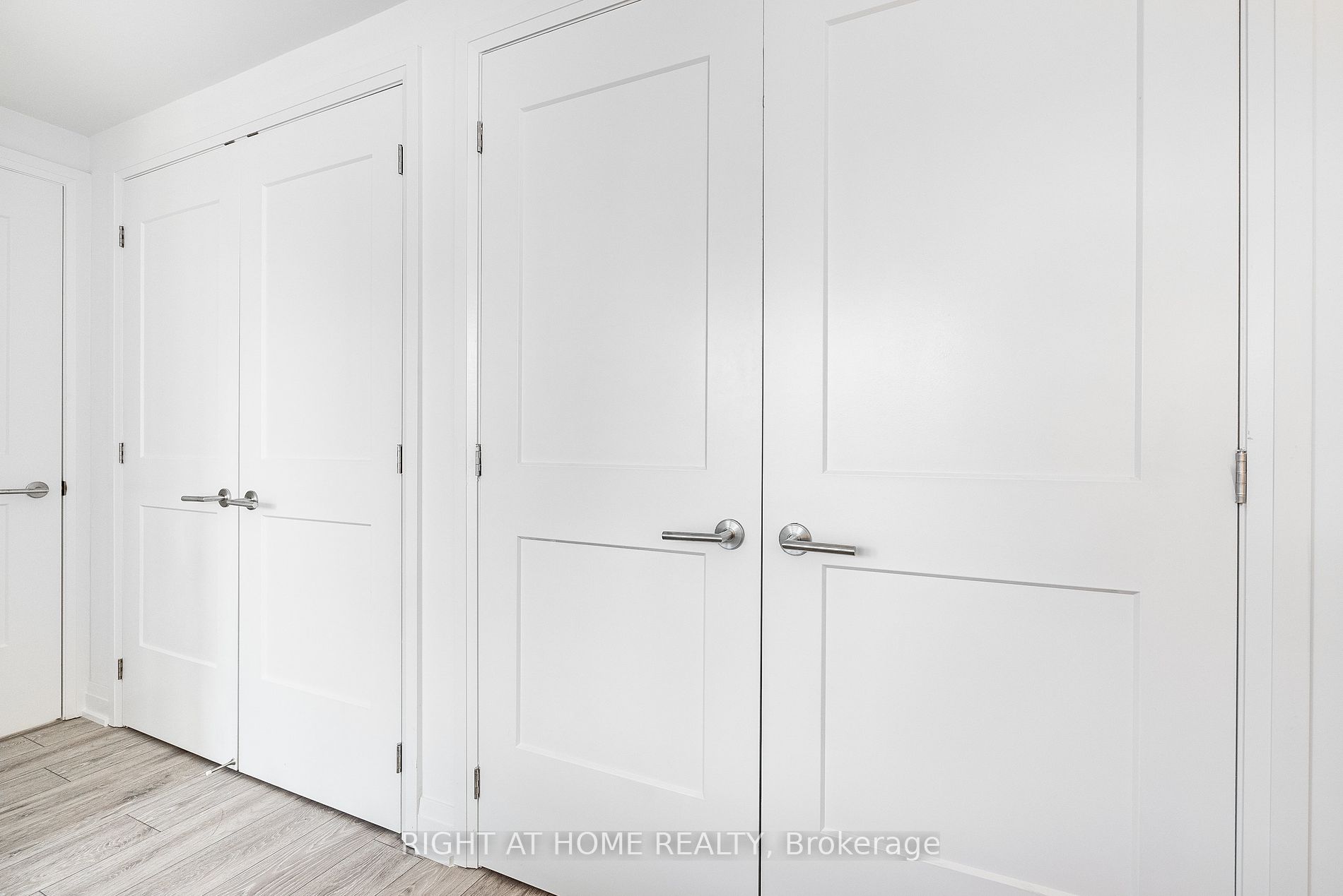 21 E Park St 802