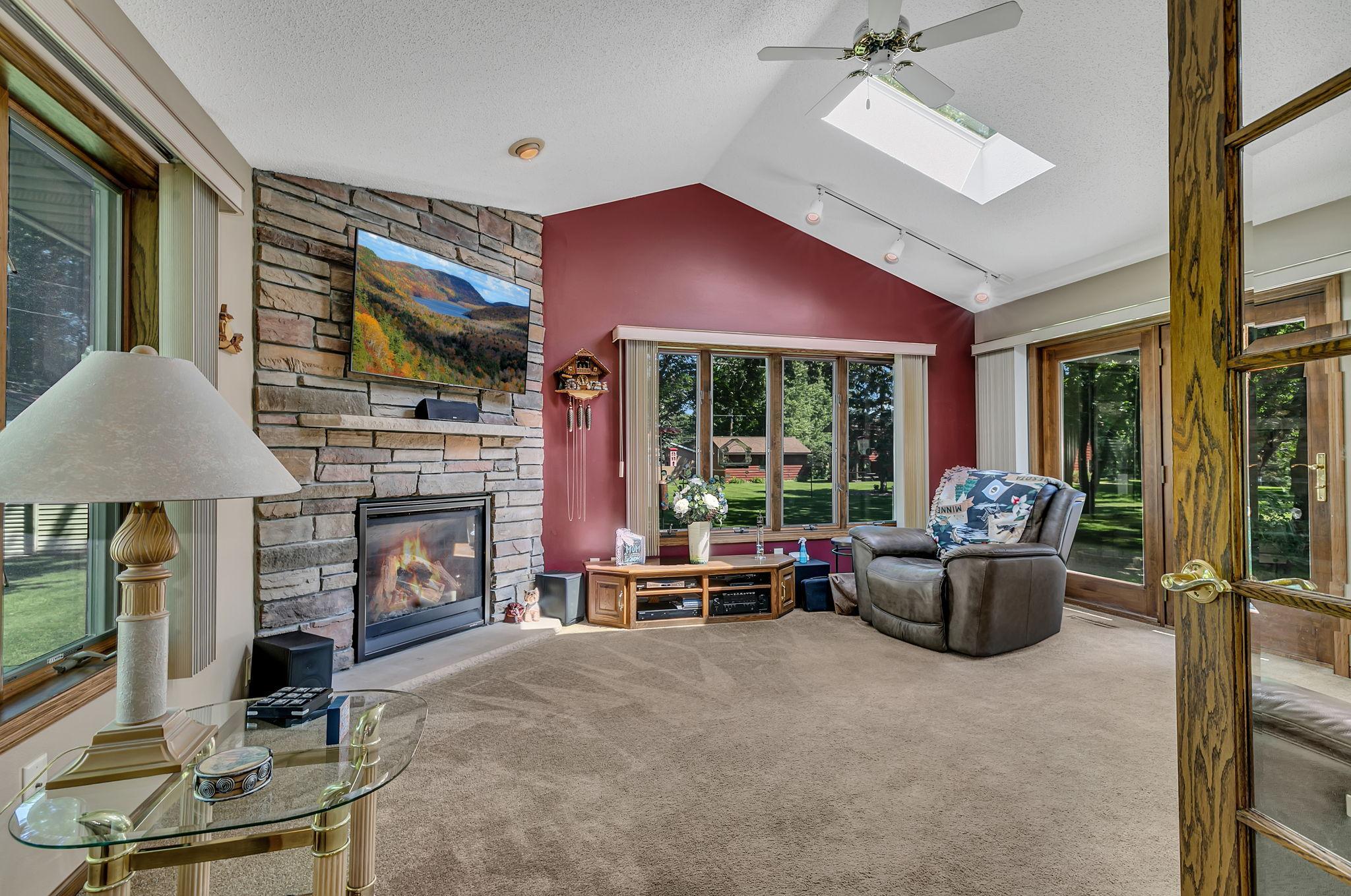 6209 Laurel Road