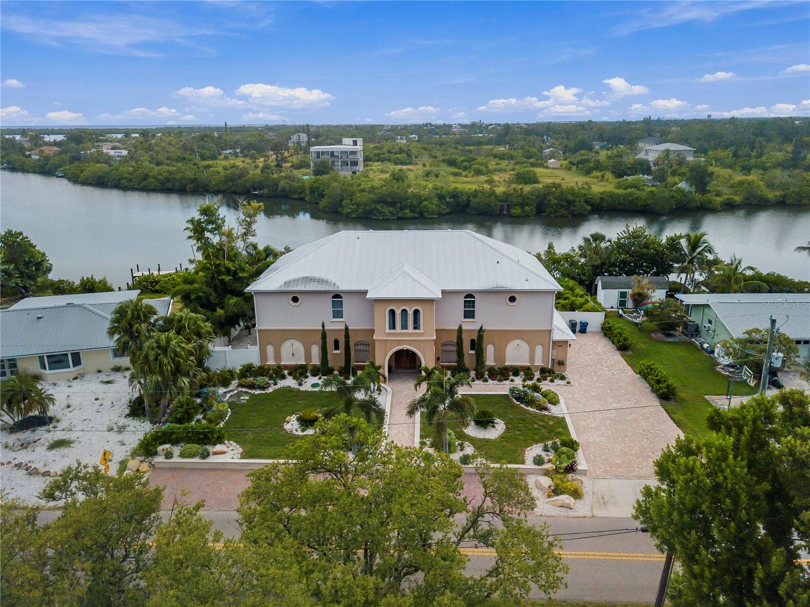 908 Bayshore Drive, Terra Ceia, FL