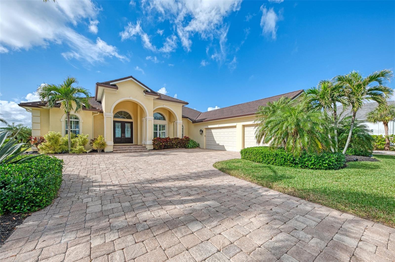 3111 Rivershore Lane