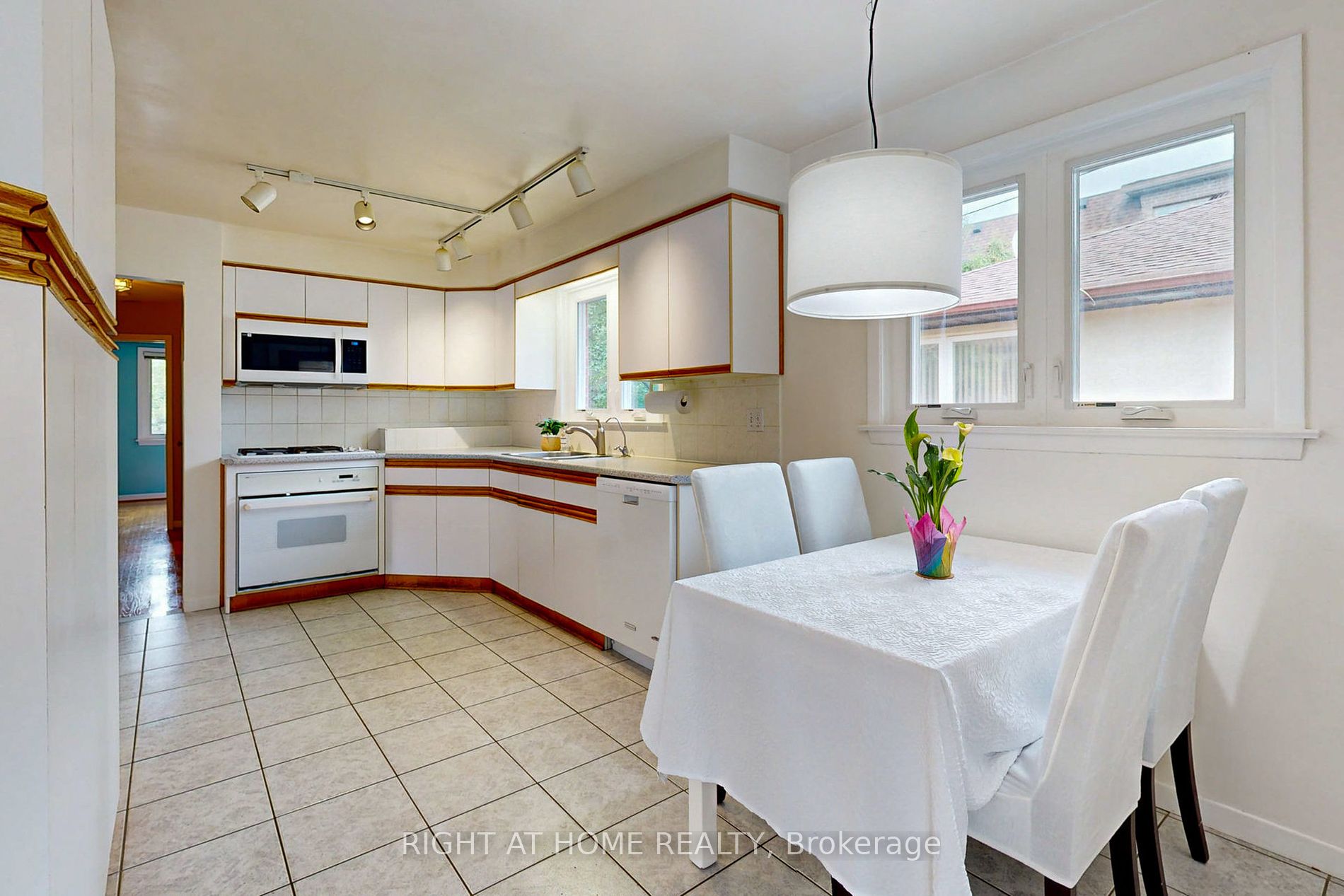 220 Homewood Ave