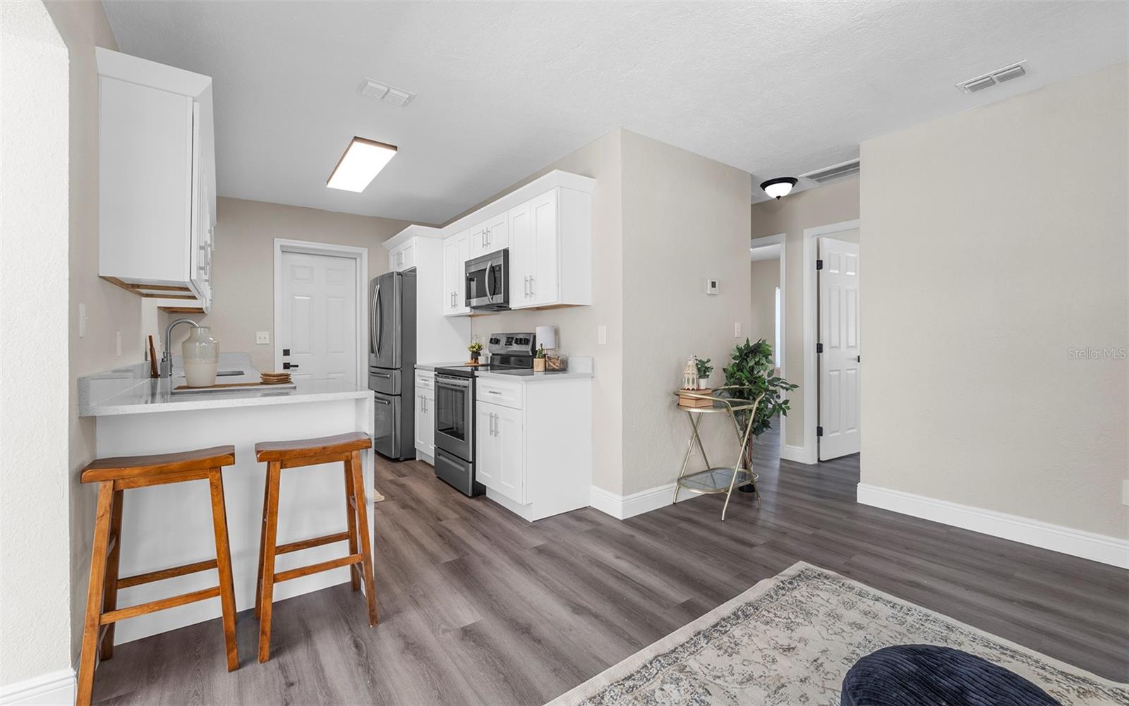 3907 W Walnut Street