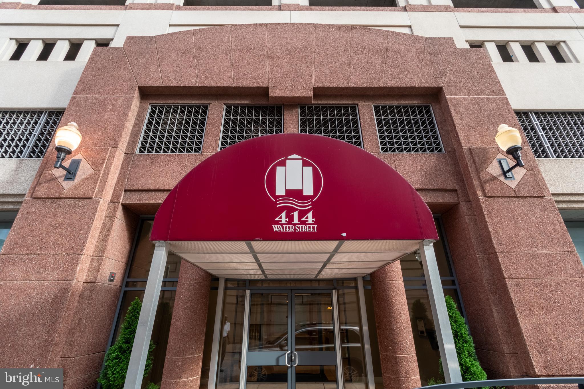 NEW FLOORING UPDATED APPLIANCES IN THIS MOVE IN READY UNIT! LUXURY HI-RISE BUILDING ON WATER STREET, ONE BLOCK FROM THE HARBOR AND CONVENIENT TO EVERYTHING: INTERSTATES, HOSPITALS, SCHOOLS, SHOPPING! 23rd FLOOR IS IDEAL FOR MINIMIZING STREET NOISE, COMFORTABLE1 BR 1 BA, GRANITECOUNTERS IN KITCHEN W/ BREAKFAST BAR.  GREAT AMENITIES FOR YOUR ENJOYMENT: 24/7 FRONT LOBBY SECURITY,FITNESS ROOM, JACUZZI, POOL, BUSINESS CENTER. IN-BUILDING PARKING.  CITY LIFE AT ITS BEST! TENANT OCCUPIED,  BUT FLEXIBLE FOR CLOSING!