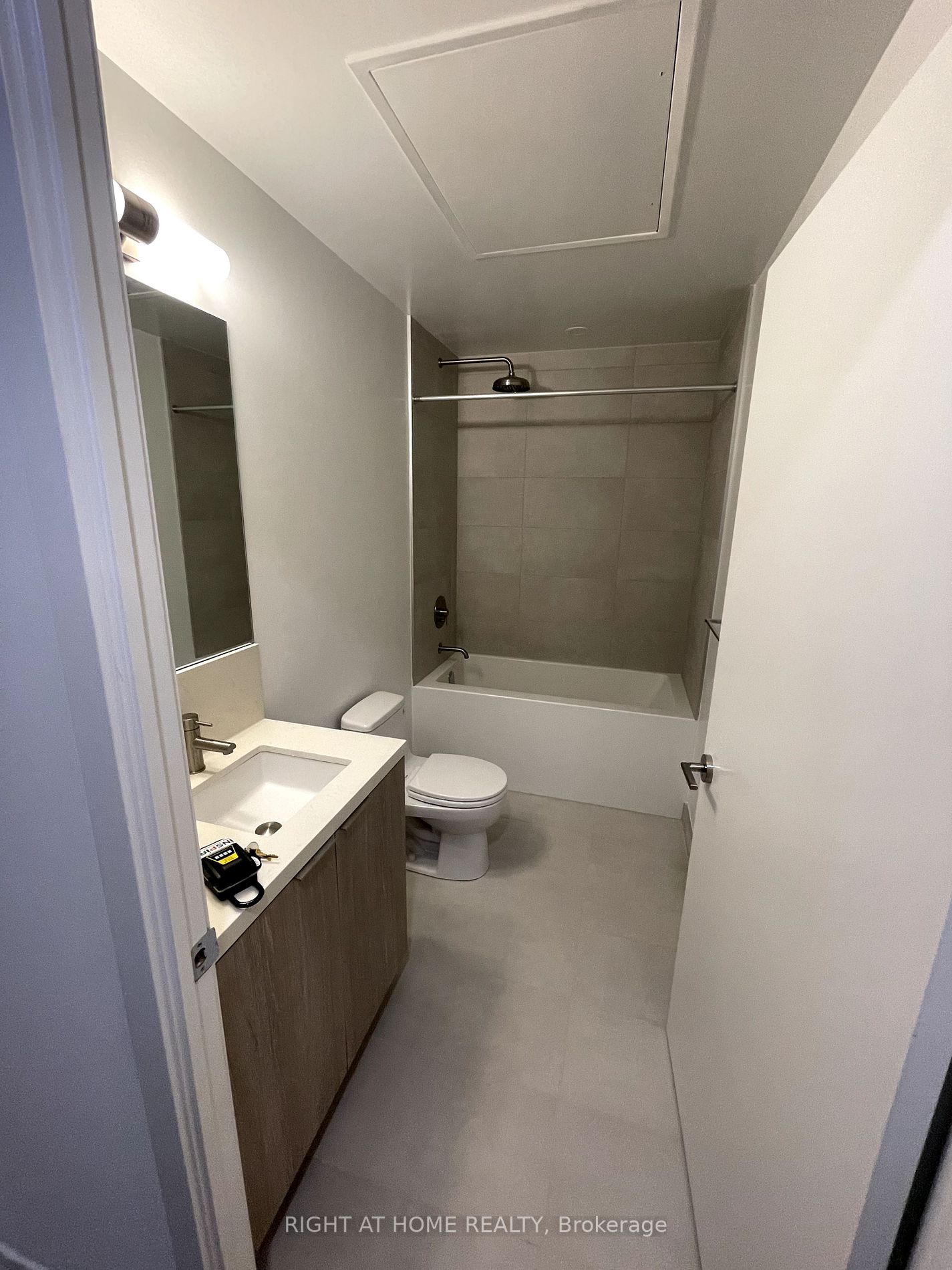 2020 Bathurst St 316