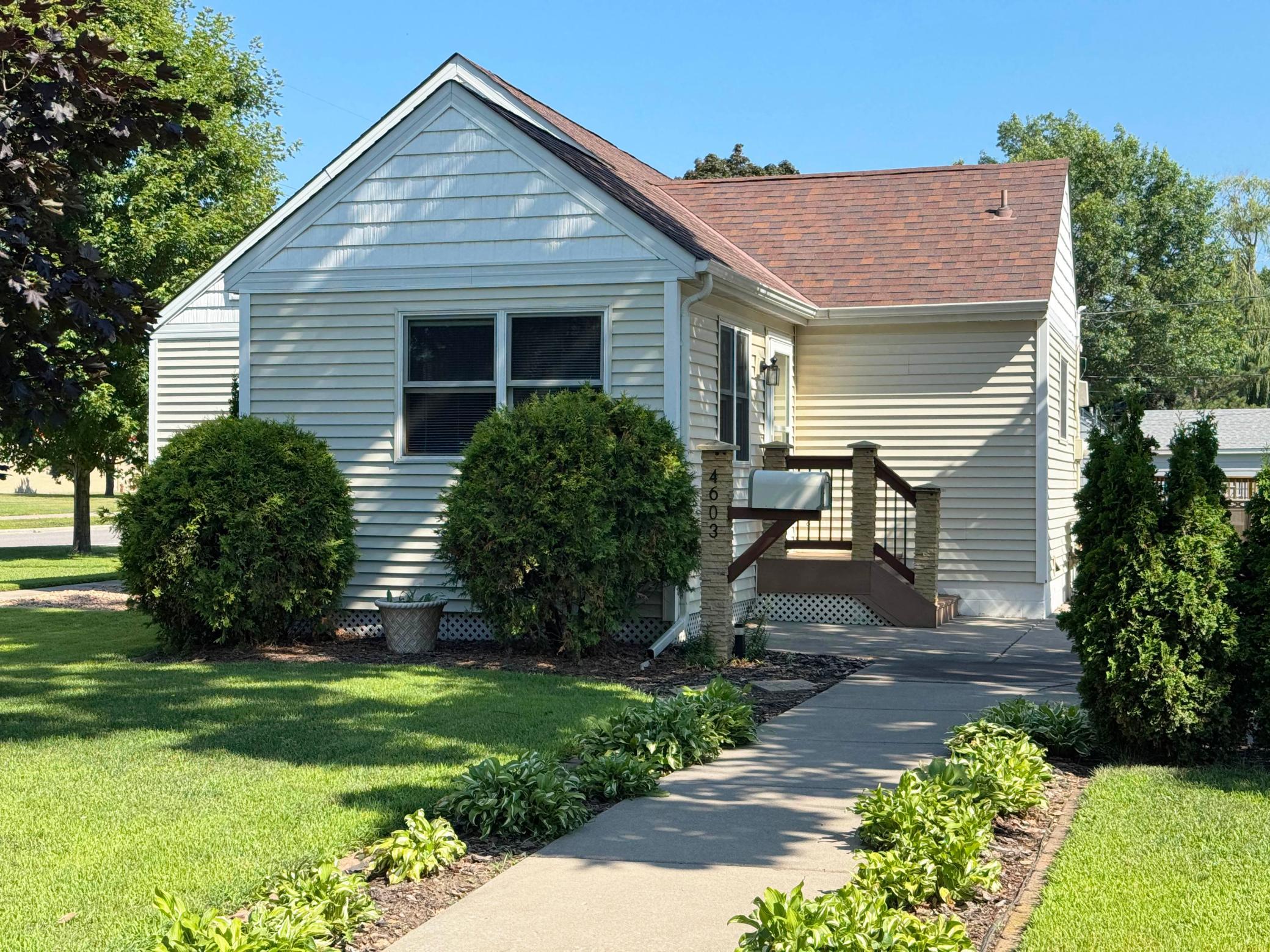 4603 Main Street NE