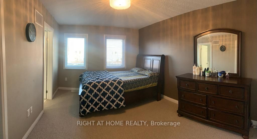 743 Banks Cres