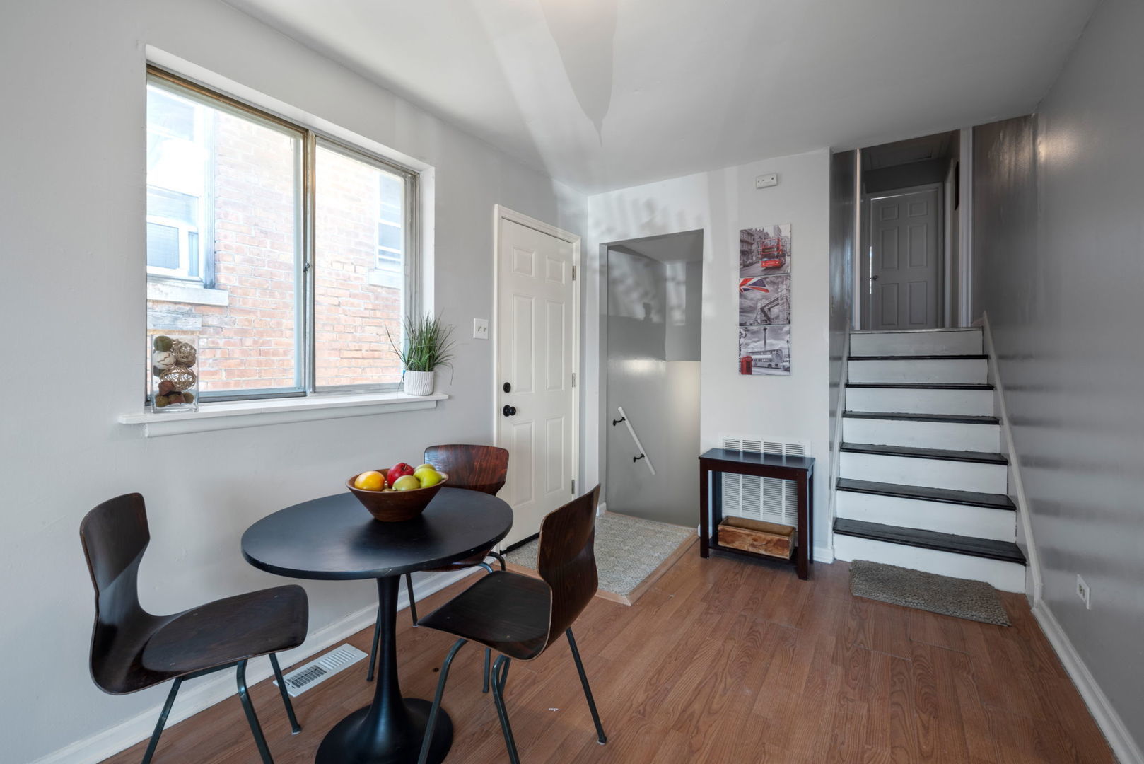 2102 W 73rd Street