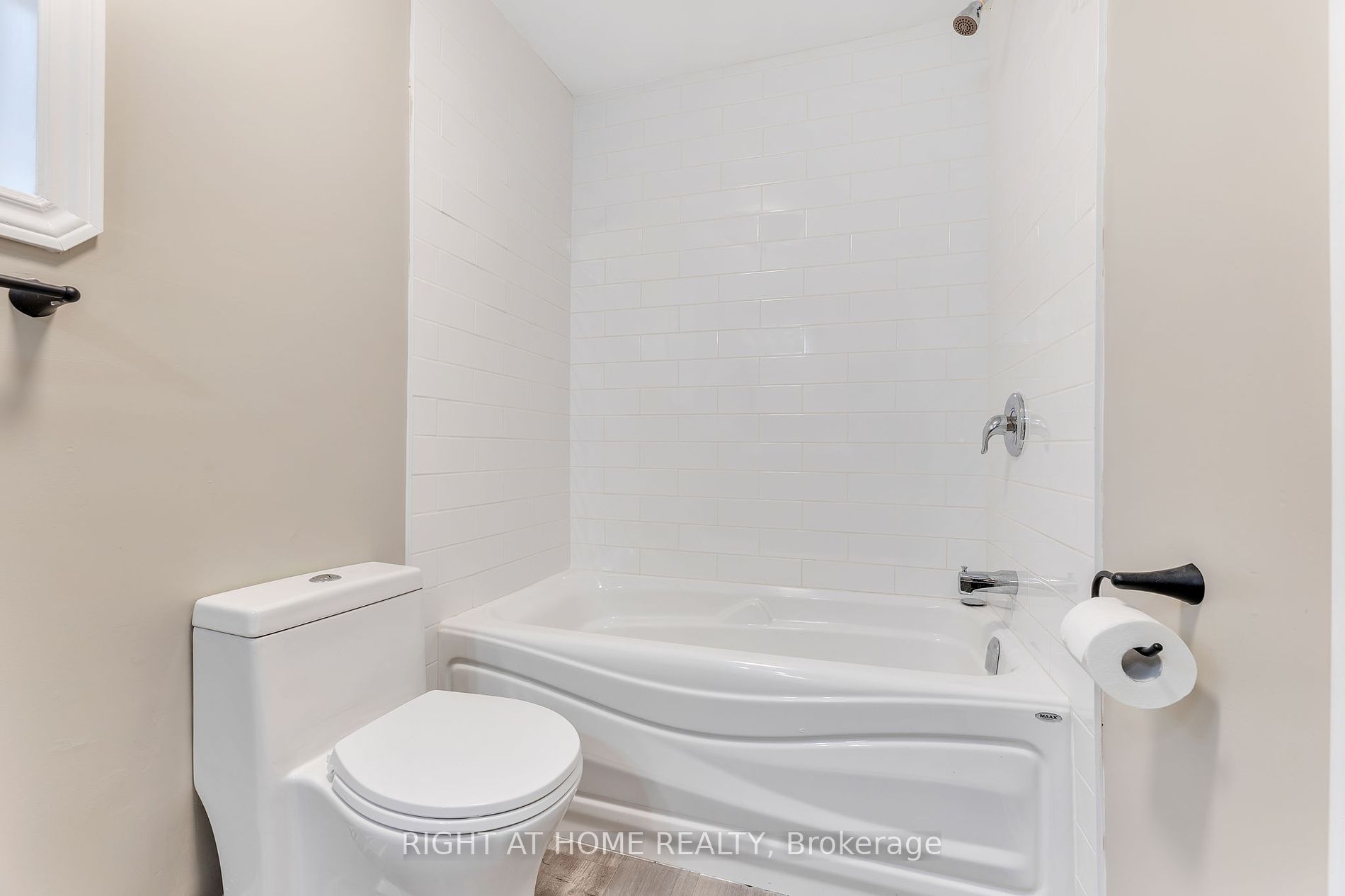 100 Cromwell Ave 4