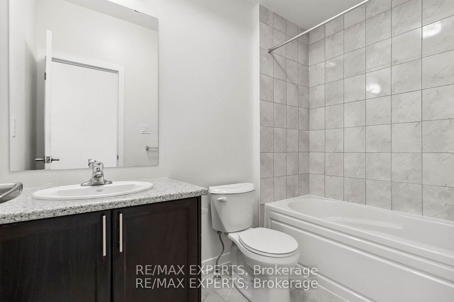 33 Kinloss St