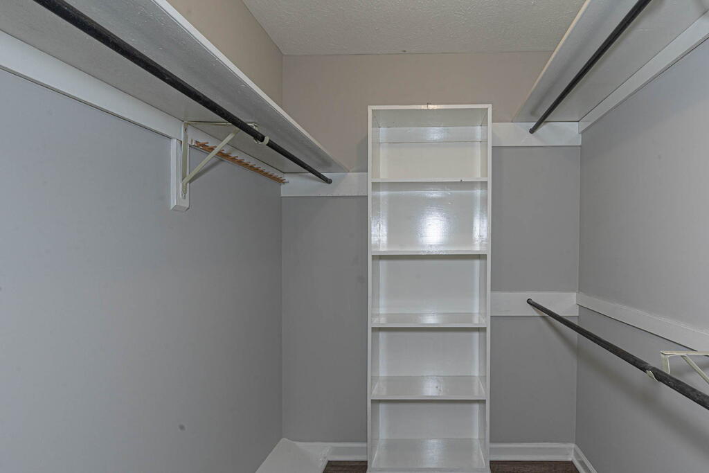 3 North Theri Ct